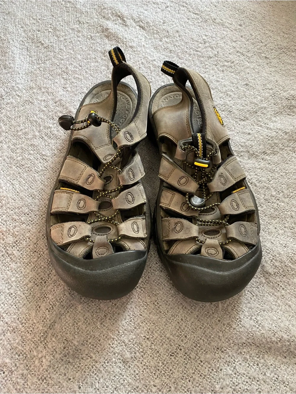 Keen Olive Brown Closed-Toe Hiking Sandals with Yellow Trim